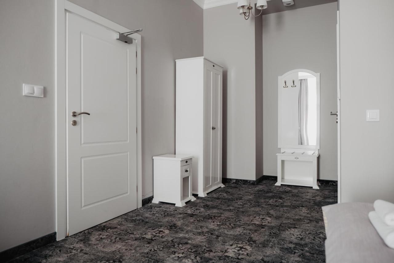Palac Lacon Kazimierza Wielka Exteriér fotografie