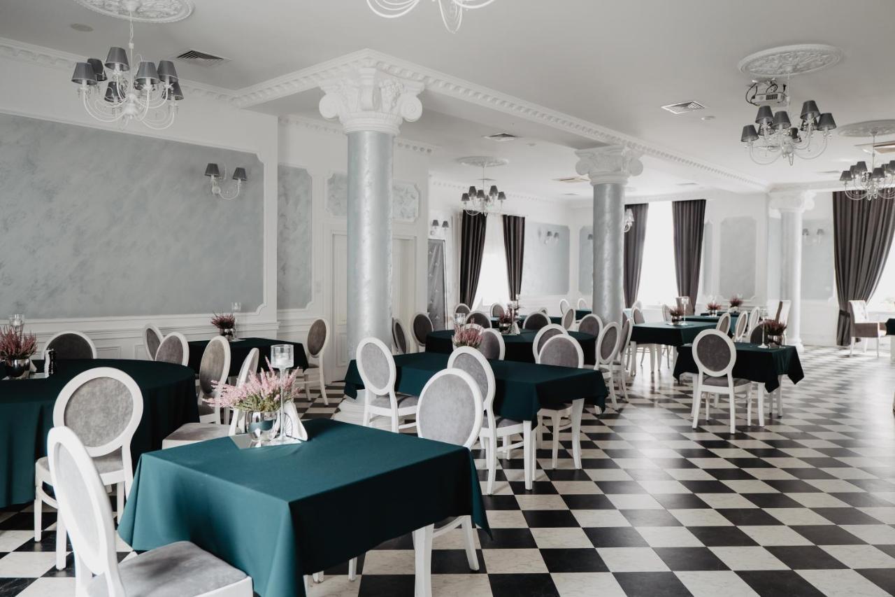Palac Lacon Kazimierza Wielka Exteriér fotografie
